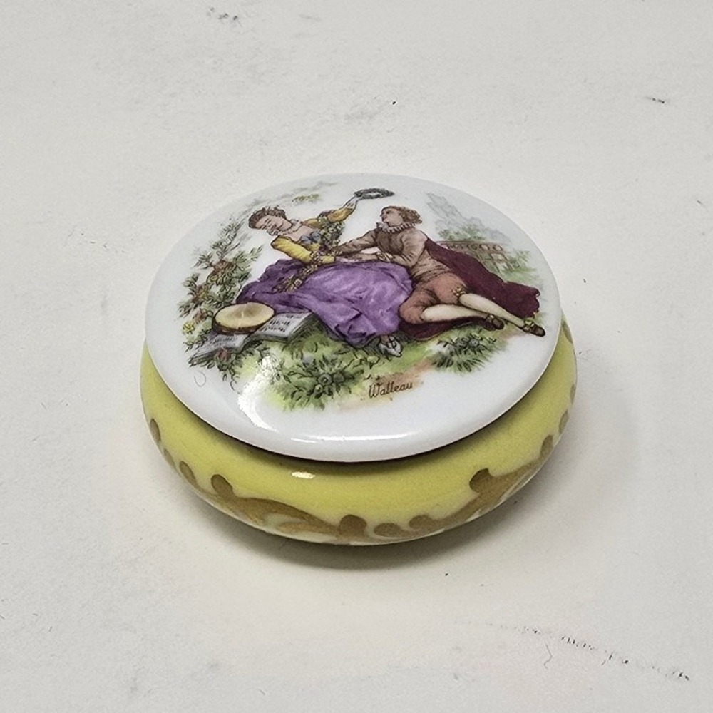 Vtg Limoges France porcelain trinket pill box courting couple Victorian Revival